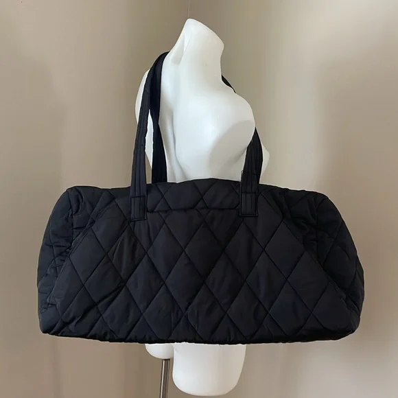 (NWT) Vera Bradley Women's Quilted Outlet Cotton Large Travel Black Duffel Bag
